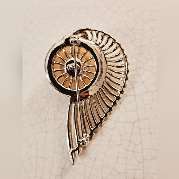 Vintage 1950s Sarah Conventry Large Pearl Flight Brooch, coastal grandma, estate - Picture 3 of 6